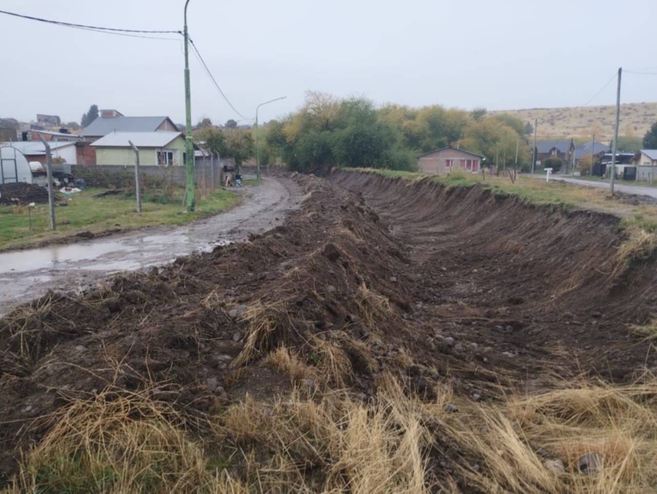 Trevelin: Comenzó la limpieza del Canal del Molino