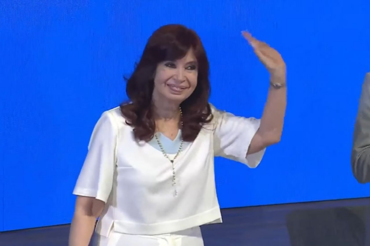 Cristina Fernández de Kirchner brindó un discurso en el Teatro Argentino de La Plata
