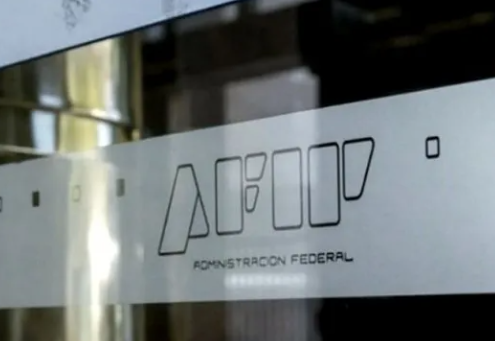 Atención: ¿A partir de qué montos la AFIP controlará gastos con tarjeta y plazos fijos?