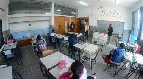 Chubut recibió alrededor de 150 mil libros para docentes y estudiantes de 258 escuelas