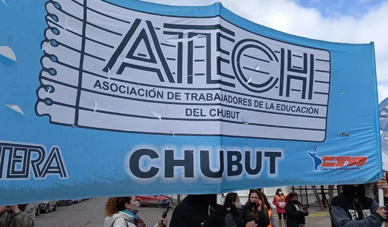 ATECh convocaría un paro de 48 horas para el 18 y 19 de mayo