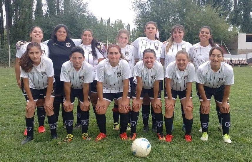 Momento de definiciones en el fútbol cordillerano