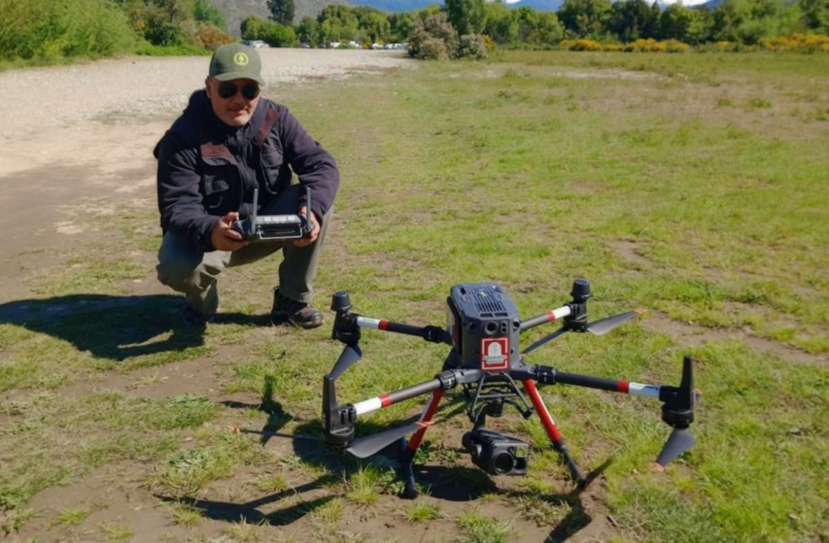 Lago Puelo: Comienzan a monitorear con drones para la prevención de incendios